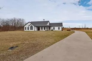 400 Vz County Road 4211, Ben Wheeler, TX 75754 - Photo 3