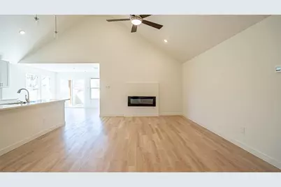 924 Bosque River Drive, Granbury, TX 76048 - Photo 7