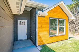 924 Bosque River Dr, Granbury, TX 76048 - Photo 5