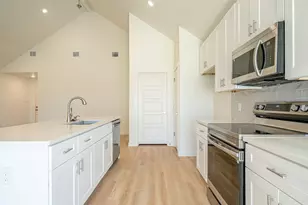 924 Bosque River Dr, Granbury, TX 76048 - Photo 11