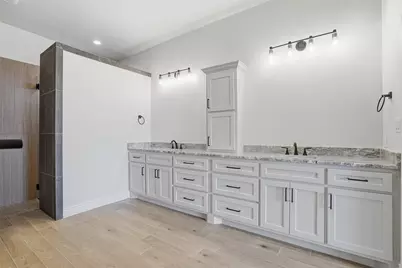 6002 Oakwood Court, Granbury, TX 76049 - Photo 23