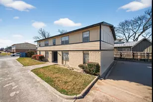 717 E Texas St, Grapevine, TX 76051 - Photo 7
