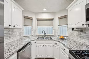 4913 Tree Top Ln, Garland, TX 75044 - Photo 9