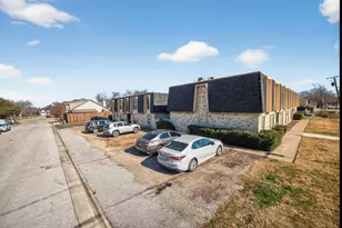 705 E Worth St, Grapevine, TX 76051 - Photo 9