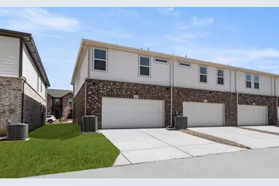 232 Wagon Spoke Way #17, Fort Worth, TX 76120 - Photo 5