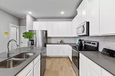 232 Wagon Spoke Way #17, Fort Worth, TX 76120 - Photo 5