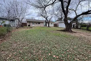 1841 S Perry Rd, Carrollton, TX 75006 - Photo 25