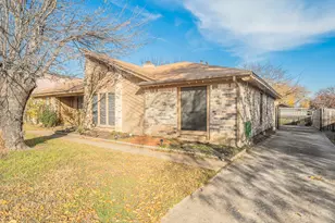 808 Blessing Creek Dr, Euless, TX 76039 - Photo 3