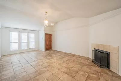 808 Blessing Creek Drive, Euless, TX 76039 - Photo 7