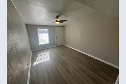 607 E Miller Road, Garland, TX 75041 - Photo 5