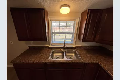 607 E Miller Road, Garland, TX 75041 - Photo 9