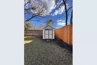 8608 Forest Hills Boulevard, Dallas, TX 75218 - Photo 23