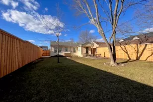 8608 Forest Hills Blvd, Dallas, TX 75218 - Photo 21