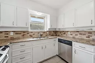 1661 Juniper Ln, Lewisville, TX 75077 - Photo 7