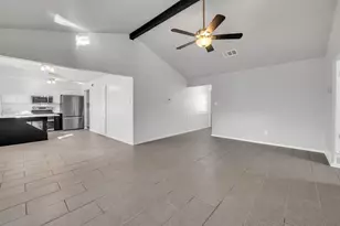 121 Quail Creek Dr, Crowley, TX 76036 - Photo 5