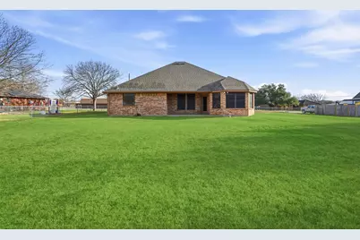 3202 Bowie Street, Granbury, TX 76049 - Photo 37