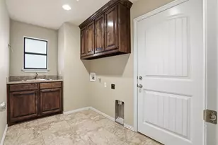 3202 Bowie St, Granbury, TX 76049 - Photo 7