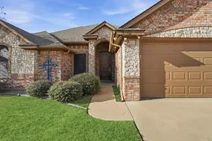 3202 Bowie St, Granbury, TX 76049 - Photo 5