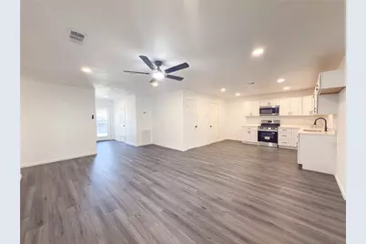 418 Clover Lane, Garland, TX 75043 - Photo 5