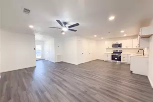 418 Clover Ln, Garland, TX 75043 - Photo 5