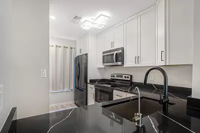 618 W Collins Street, Denton, TX 76201 - Photo 9