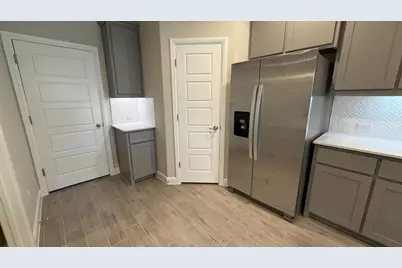 1918 Jackson Street, Cleburne, TX 76033 - Photo 3