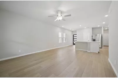 518 Clover Creek Drive, McKinney, TX 75071 - Photo 11