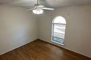 733 Toni Dr, Hurst, TX 76054 - Photo 9