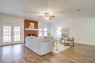 908 Country Club Dr, Joshua, TX 76058 - Photo 9