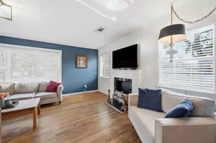 2129 Cardinal Ln, Fort Worth, TX 76111 - Photo 5