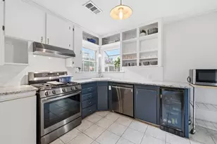 2129 Cardinal Ln, Fort Worth, TX 76111 - Photo 11