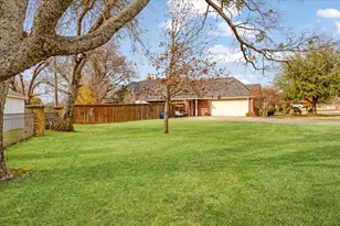 2700 Rex Cruse Dr, Sherman, TX 75092 - Photo 3