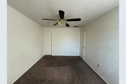 1021 Pleasant Valley Lane, Arlington, TX 76015 - Photo 15