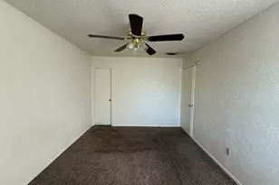 1021 Pleasant Valley Ln, Arlington, TX 76015 - Photo 15
