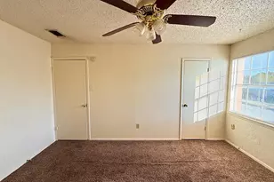 1021 Pleasant Valley Ln, Arlington, TX 76015 - Photo 7