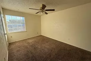 1021 Pleasant Valley Ln, Arlington, TX 76015 - Photo 19