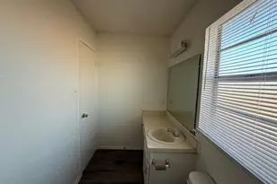 1021 Pleasant Valley Ln, Arlington, TX 76015 - Photo 25