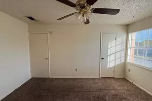 1021 Pleasant Valley Ln, Arlington, TX 76015 - Photo 7