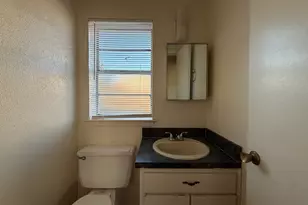 1021 Pleasant Valley Ln, Arlington, TX 76015 - Photo 27