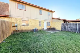 1021 Pleasant Valley Ln, Arlington, TX 76015 - Photo 17