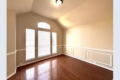 5287 W Cove Way, Grand Prairie, TX 75052 - Photo 9