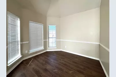 5287 W Cove Way, Grand Prairie, TX 75052 - Photo 17