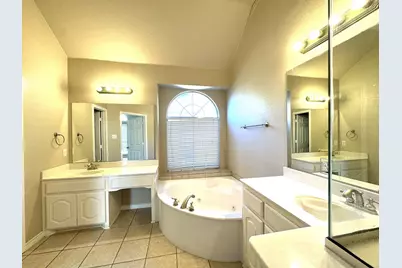 5287 W Cove Way, Grand Prairie, TX 75052 - Photo 13