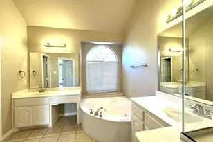 5287 W Cove Way, Grand Prairie, TX 75052 - Photo 13