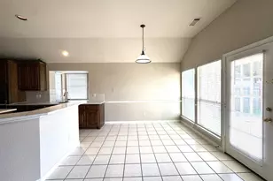 5287 W Cove Way, Grand Prairie, TX 75052 - Photo 11