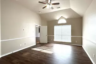 5287 W Cove Way, Grand Prairie, TX 75052 - Photo 15