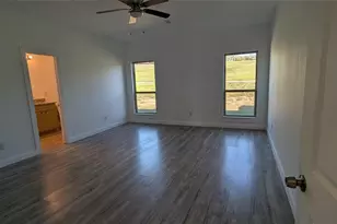 117 Brittons Ln, Runaway Bay, TX 76426 - Photo 7