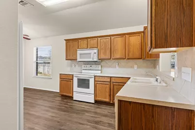 10148 Barton Creek Drive, Waco, TX 76708 - Photo 13