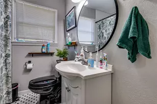 606 Tamara Ln, Grand Prairie, TX 75051 - Photo 11