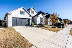 225 Glenwood Dr, Oak Point, TX 75068 - Photo 1